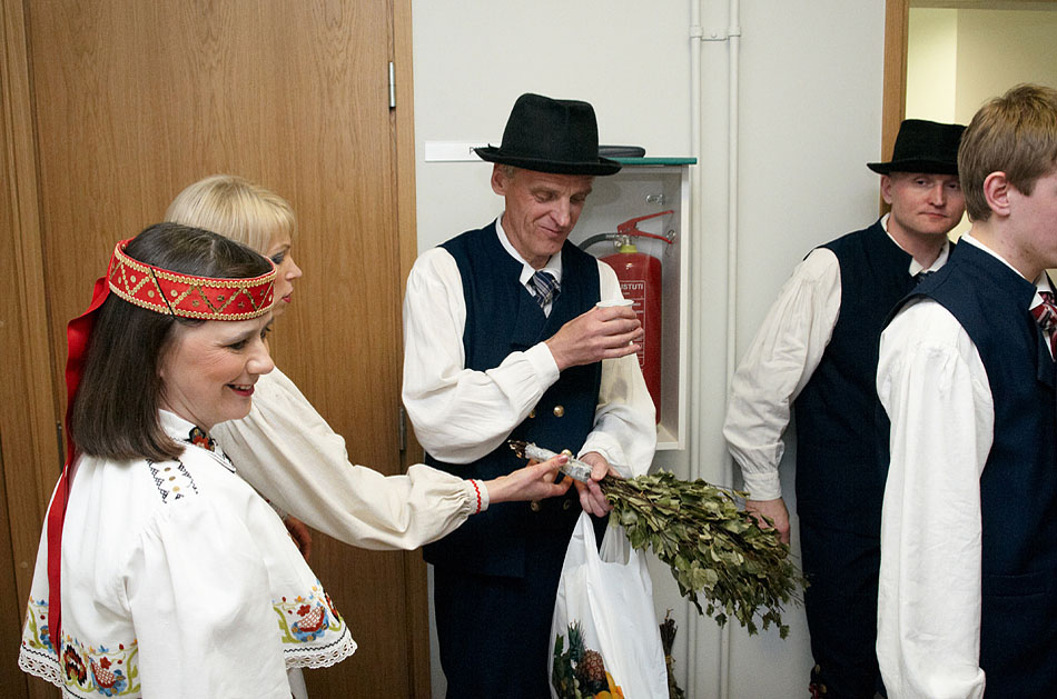 2011_04_23_071